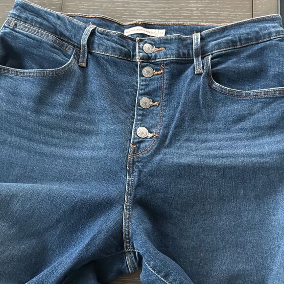 Levi’s Mile High Rise Cropped Wide Leg Med Wash Denim Jeans Button Fly Size 31 - Picture 12 of 12